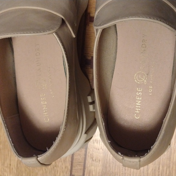 Chinese Laundry nude lug loafers, 9 - Picture 4 of 7